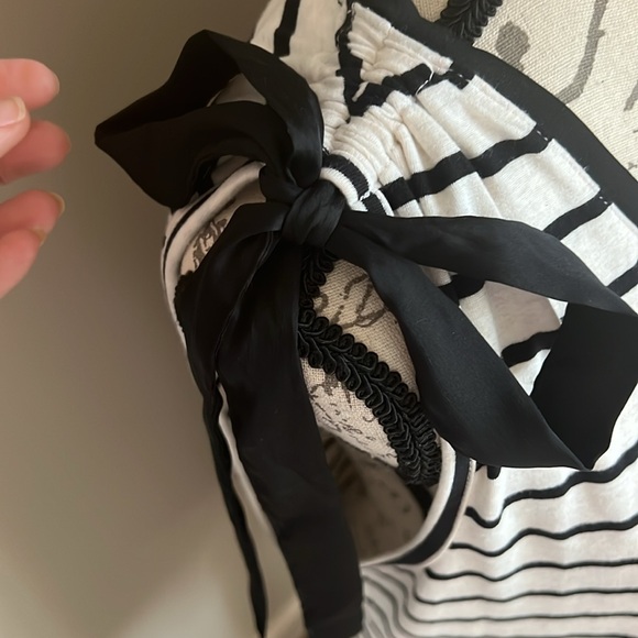 NEW White House Black Market Black & White Stripe Tank Bows - Picture 2 of 6